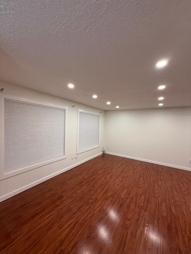 Foto del edificio - 9404 Stone Ave N