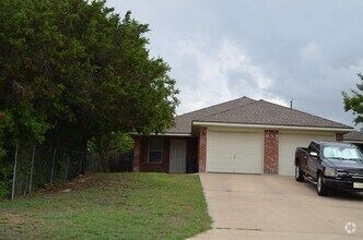Building Photo - 933 Ramblewood St