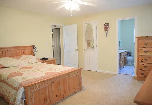 Building Photo - Spacious 3-Bedroom Home with Huge Daylight...