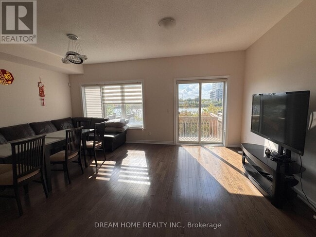 Building Photo - 3048 Cascade Common