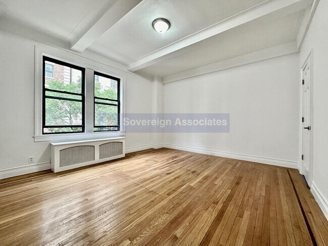 Foto del edificio - 308 W 104th St