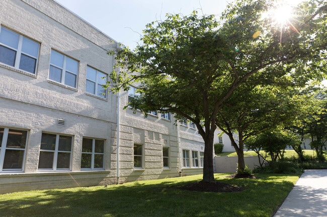 Foto del edificio - Crossway Community