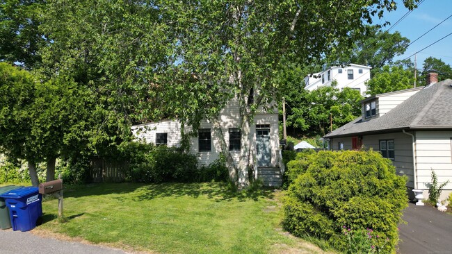 Building Photo - 147 Noank Rd