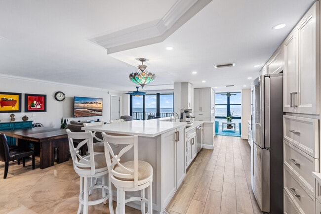 Foto del edificio - 3200 S Ocean Blvd