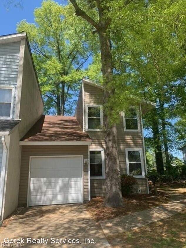 Foto principal - 3 br, 2.5 bath House - 604 Pine Bend