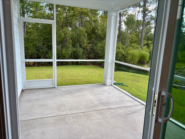 Building Photo - 7100 Shooting Star Way