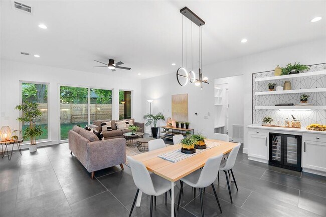 Building Photo - 6304 Middleham Pl