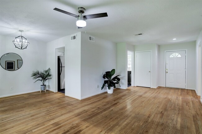 Building Photo - 4125 Woodfox St