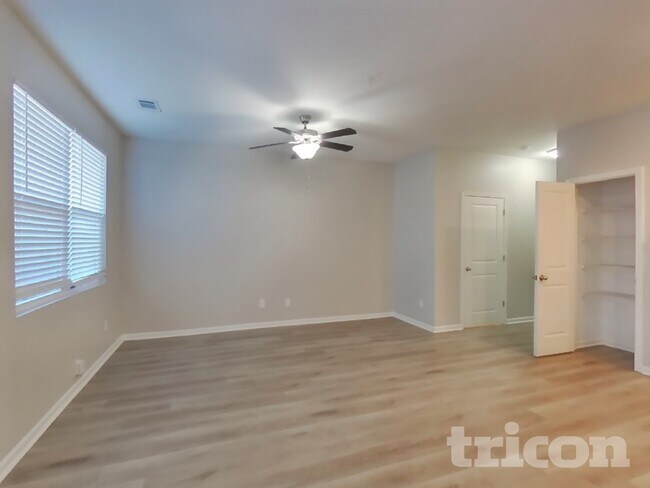 Building Photo - 11940 Fuller St