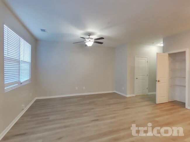 Foto del edificio - 11940 Fuller St