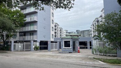 Building Photo - 2475 NW 16th St Rd