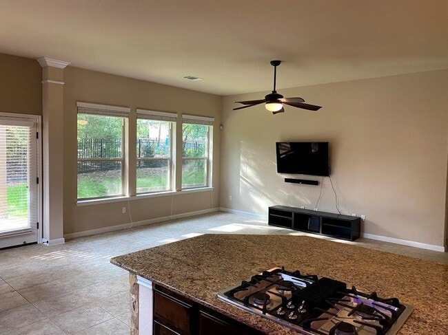 Building Photo - 9550 Savannah Ridge Dr