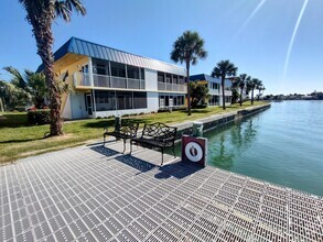 Building Photo - 1201 Bayshore Dr