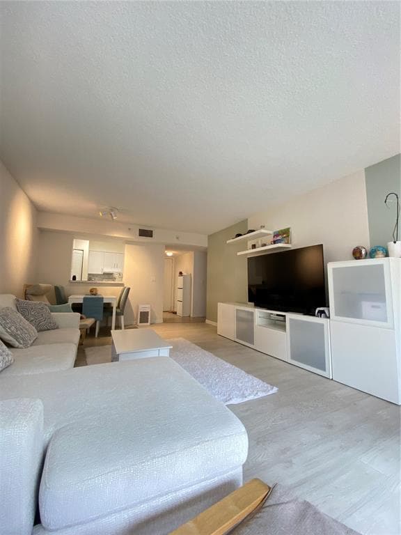 Foto principal - 1350 SE 3rd Ave
