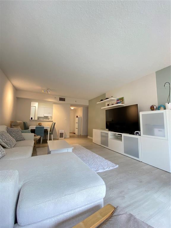 Foto principal - 1350 SE 3rd Ave