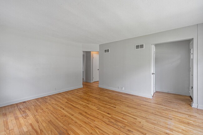 Foto del edificio - 5231 N Bay Ridge Ave