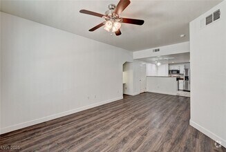 Building Photo - 10550 W Alexander Rd