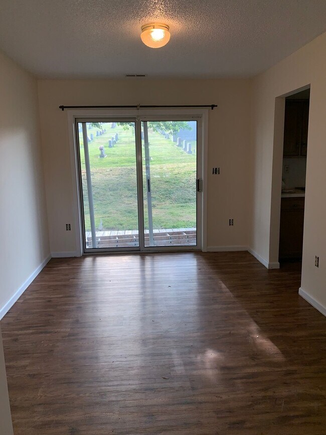 Building Photo - Duplex for Rent in Timberville