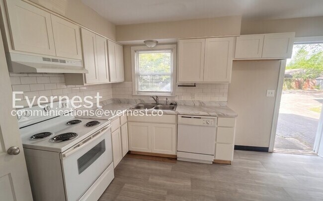 Foto del edificio - 969 Sheridan Ave