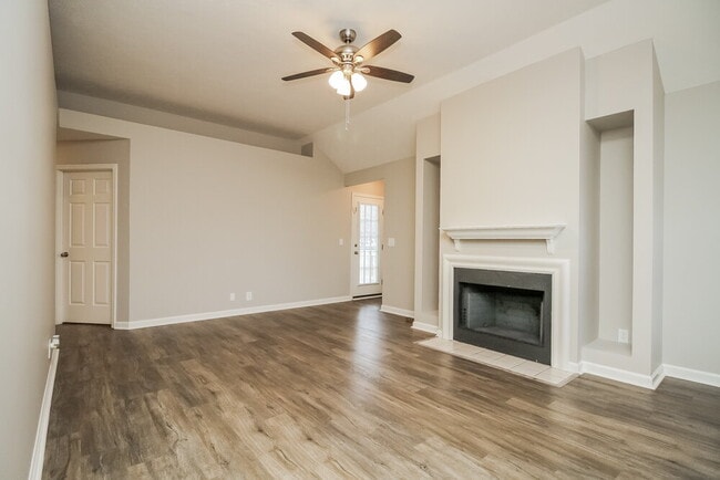 Building Photo - 3920 Calumet Dr
