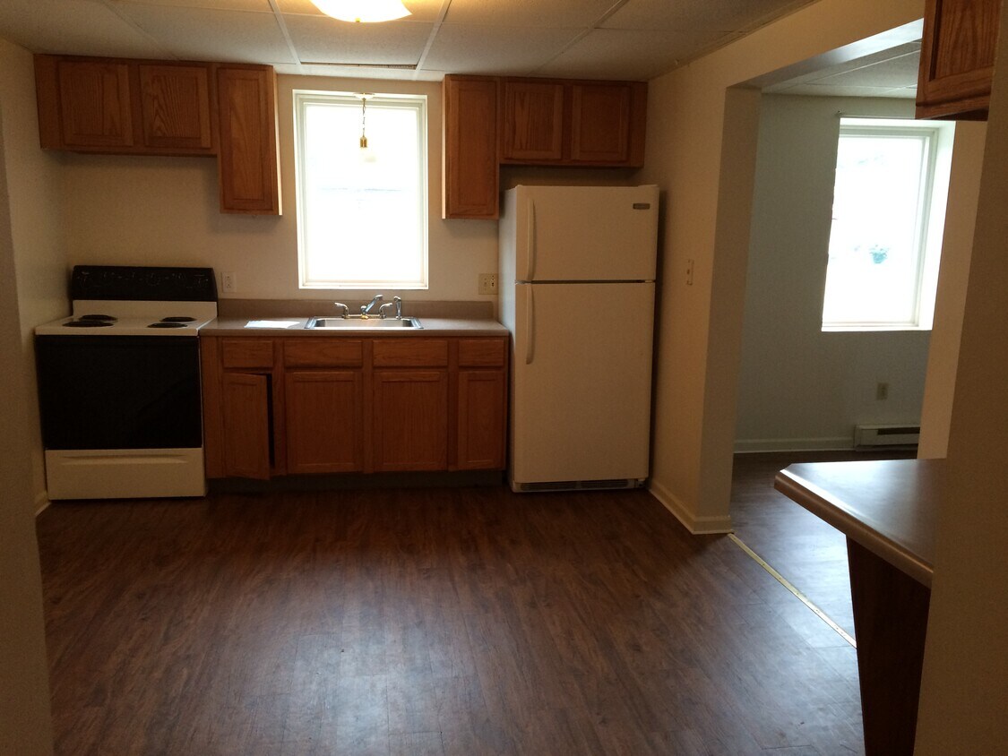 542 Midland Ave Unit Second Floor Front, Midland, PA 15059 Apartments