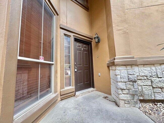 Building Photo - 9310 Albany Dr