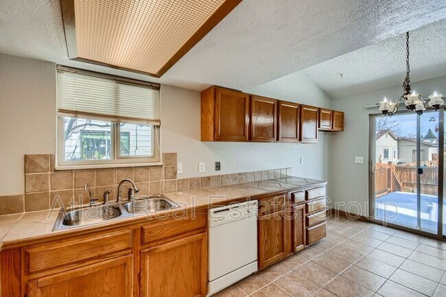 Foto del edificio - 4820 S Tabor St