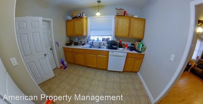 Building Photo - 5 br, 2 bath House - 1112 Thurston St