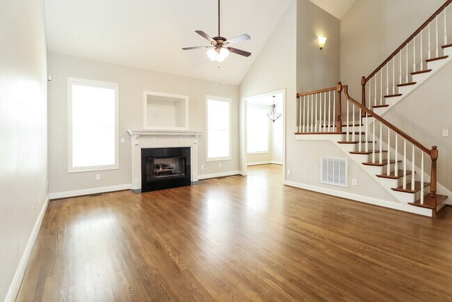 Foto del edificio - 8638 Castle Cliff Dr