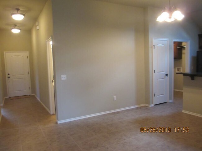 Building Photo - 2401 Frisco Way