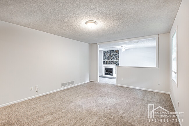 Building Photo - 1006 Hampton Ct NW