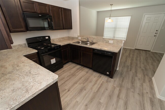 Foto del edificio - 17126 Andrew Nook Ln