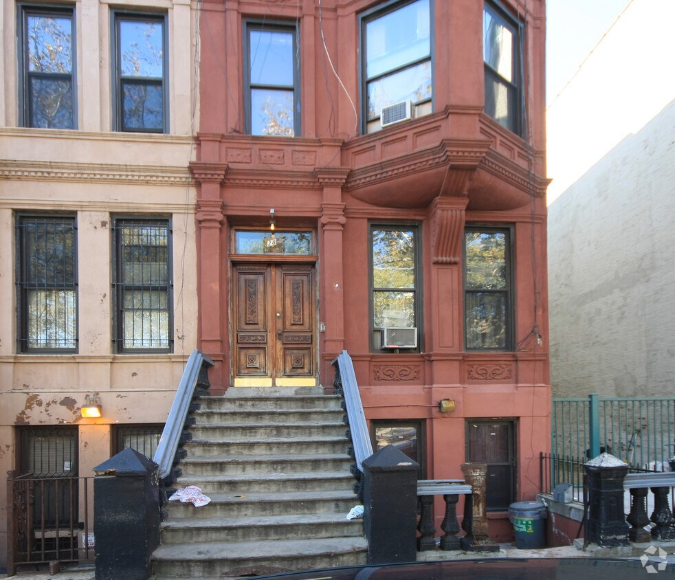 Foto del edificio - 28 E 130th St