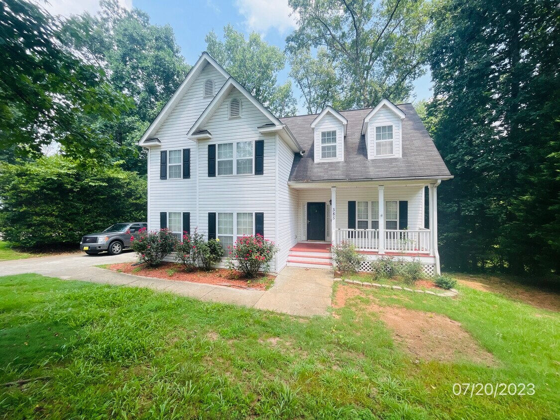 Primary Photo - 385 Wynbrook Dr