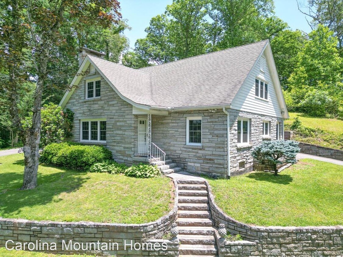 5 br, 2.5 bath House 173 Mooreland Heights House Rental in Murphy
