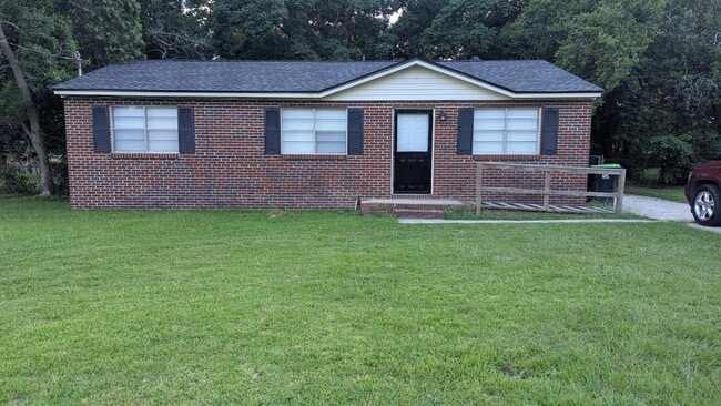 Building Photo - 709 Arrowhead Trl