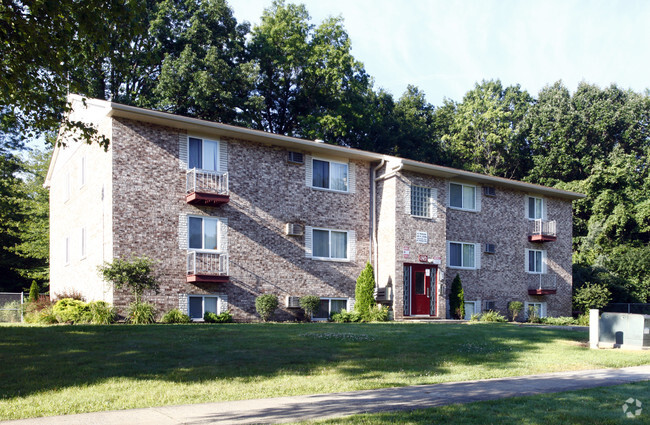 Hampshire House Apartments - Warren, OH | Apartments.com