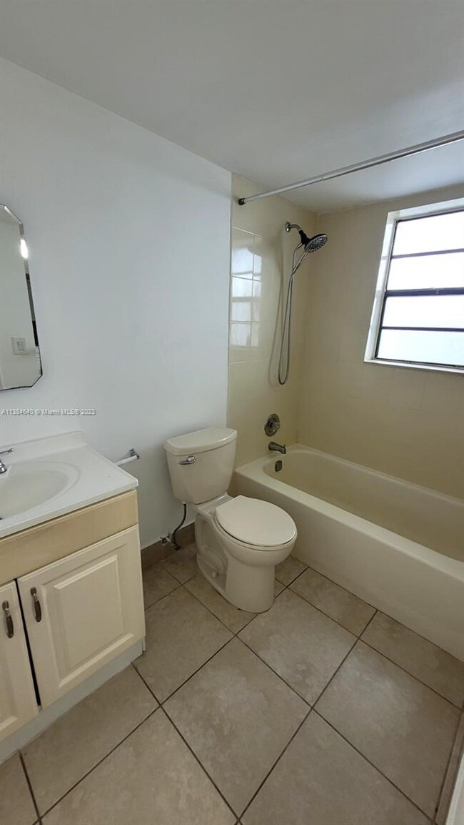 Foto del edificio - 9460 Fontainebleau Blvd
