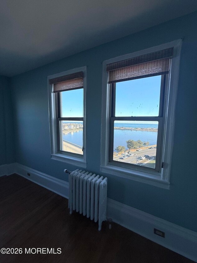 Building Photo - 400 Deal Lake Dr