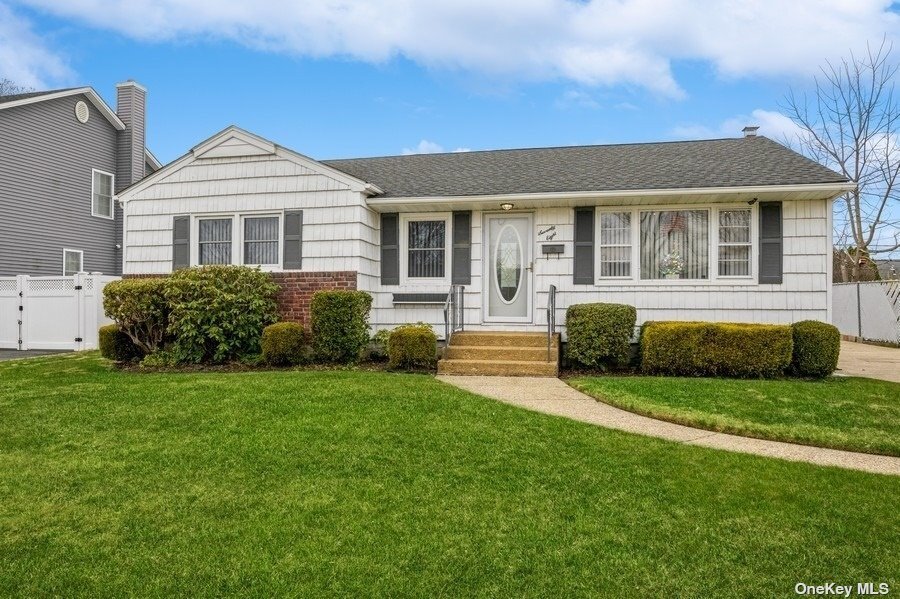 78 Linden Blvd, Hicksville, NY 11801 House Rental in Hicksville, NY