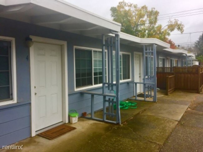 Foto del edificio - 1 br, 1 bath Apartment - 205 Murlagan ave