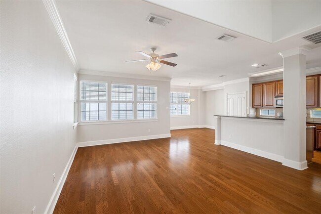 Foto del edificio - 6715 Windrift Way