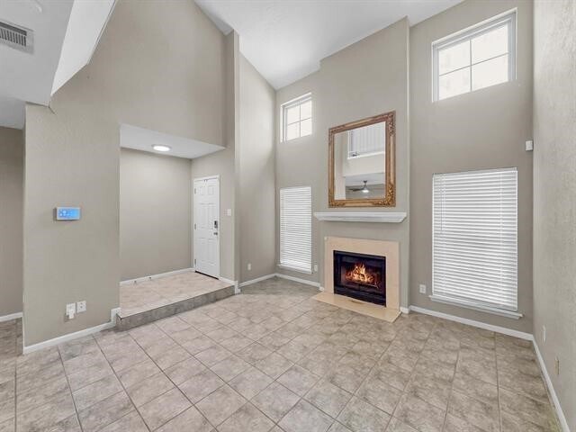 Building Photo - 1620 Wellington Pl