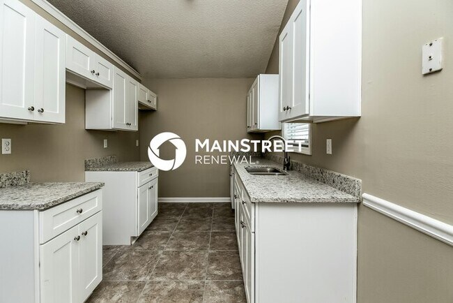 Foto del edificio - 3 Bedroom Pet-Friendly Home in Jonesboro, GA with Main Street Renewal