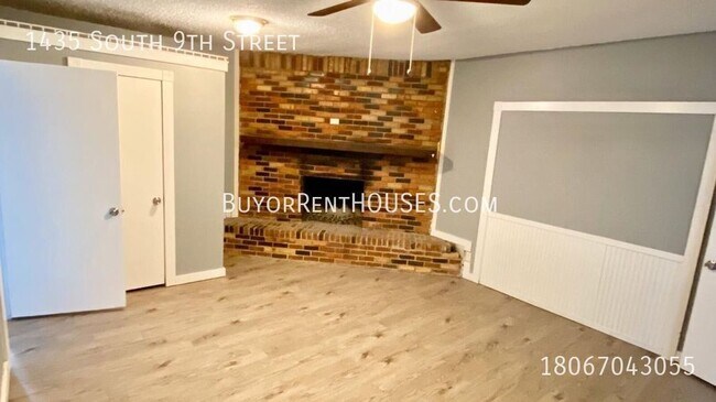 Building Photo - $499 Move-In Special (+ admin fee) + $0 De...