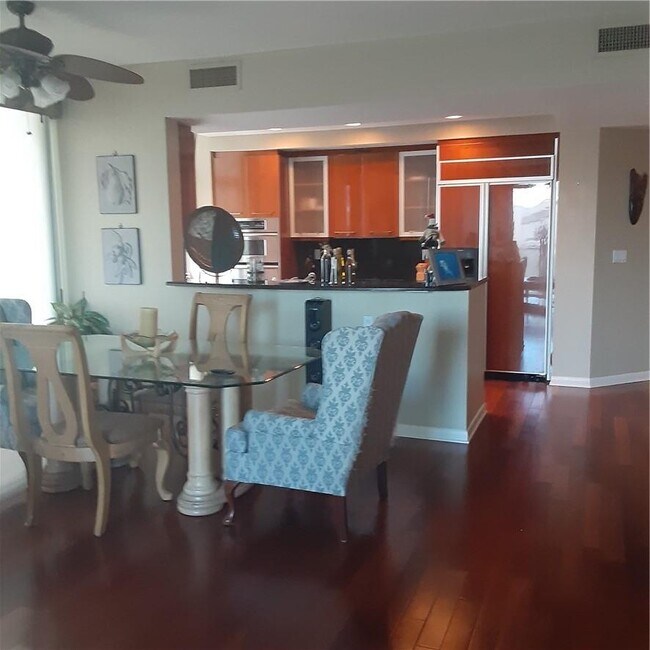 Foto del edificio - 1819 SE 17th St