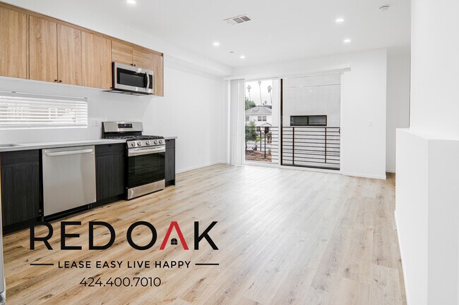 Building Photo - Luxurious and Spacious Three Story, Three ...
