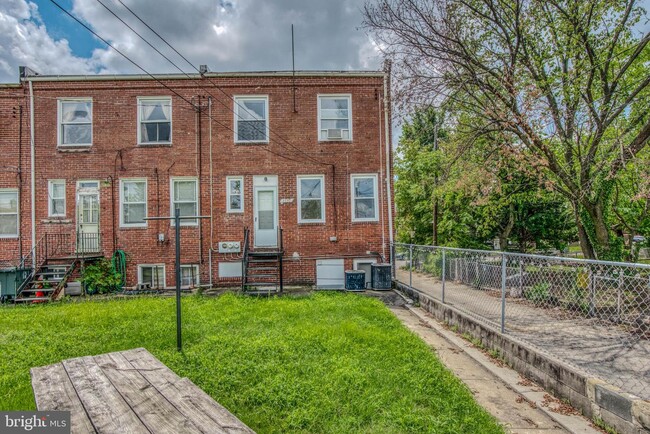 Building Photo - 3540 Juneway