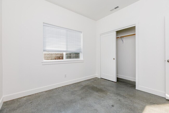 Foto del edificio - 701 Symons St