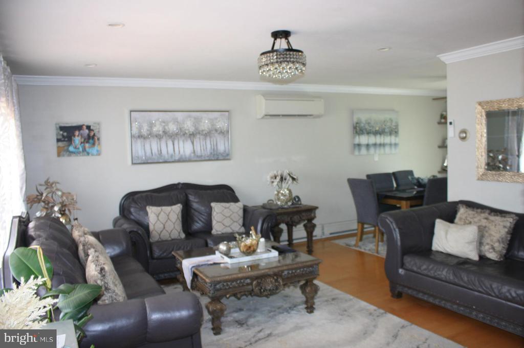 Foto principal - 99 Harmony Rd
